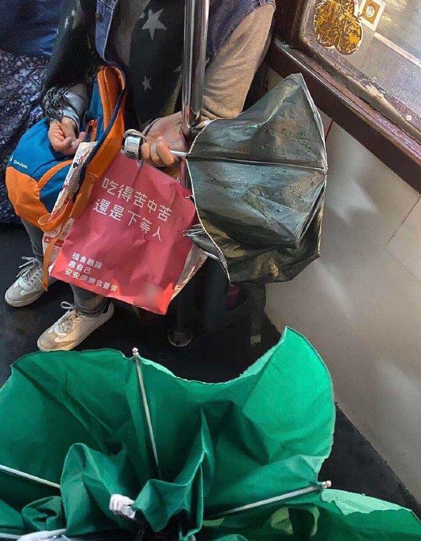 女孩为讨好男友服药丰胸，结果中毒了