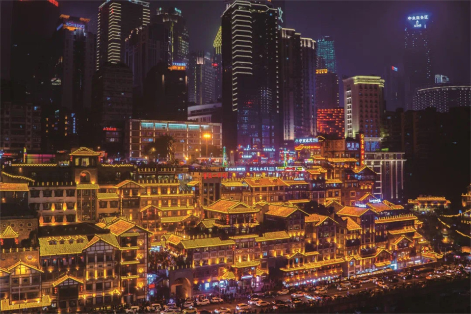南滨路灯光秀观景吃饭最佳地点,重庆南滨路看风景酒馆