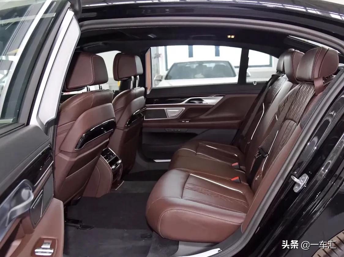 宝马730大鼻子,宝马730li土豪金色