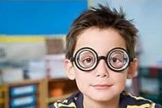 飞蚊症有蚊子飞严重吗,飞蚊症眼前只有一只蚊子