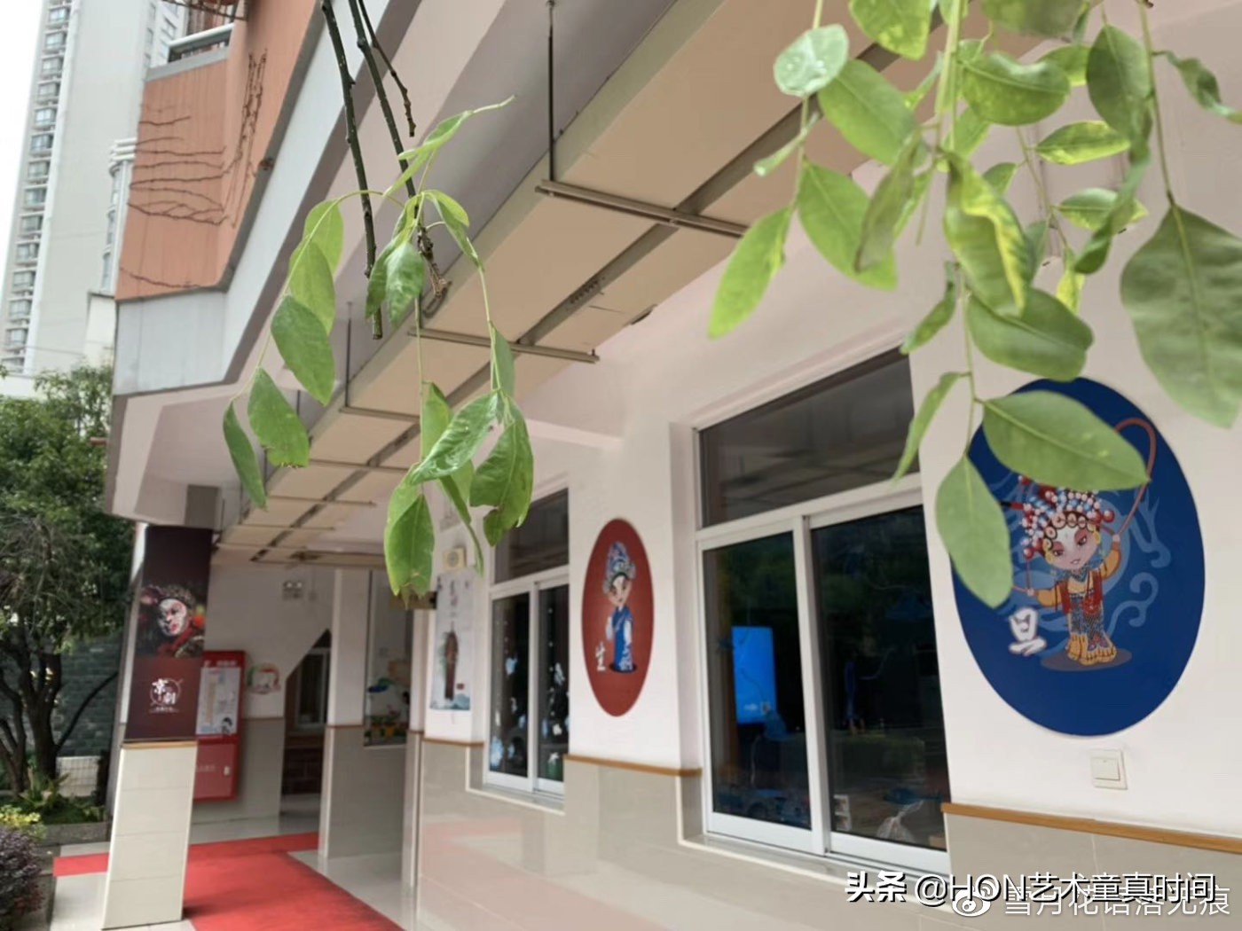 我们是时间旅行者寻找生命中的光,我们都是旅行者寻找生命中的光