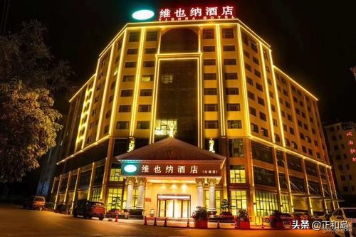 她坐拥2500家店，背后实控人很不简单，今因名字被整顿…