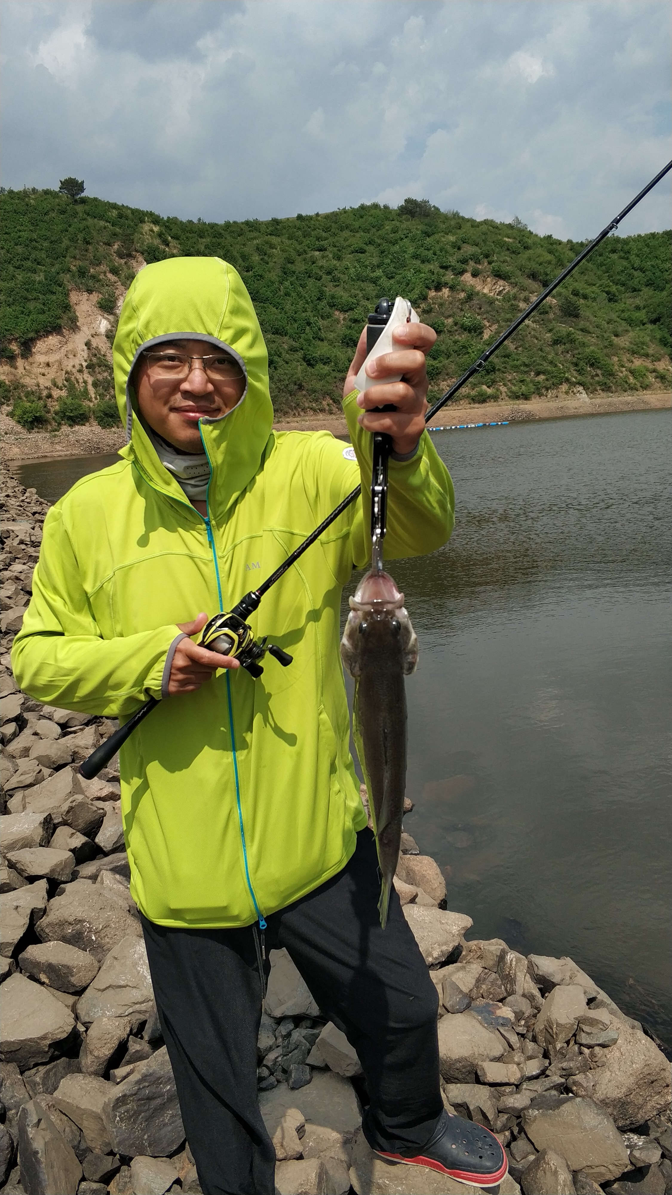 很惬意的路亚钓鱼,房车路亚野钓