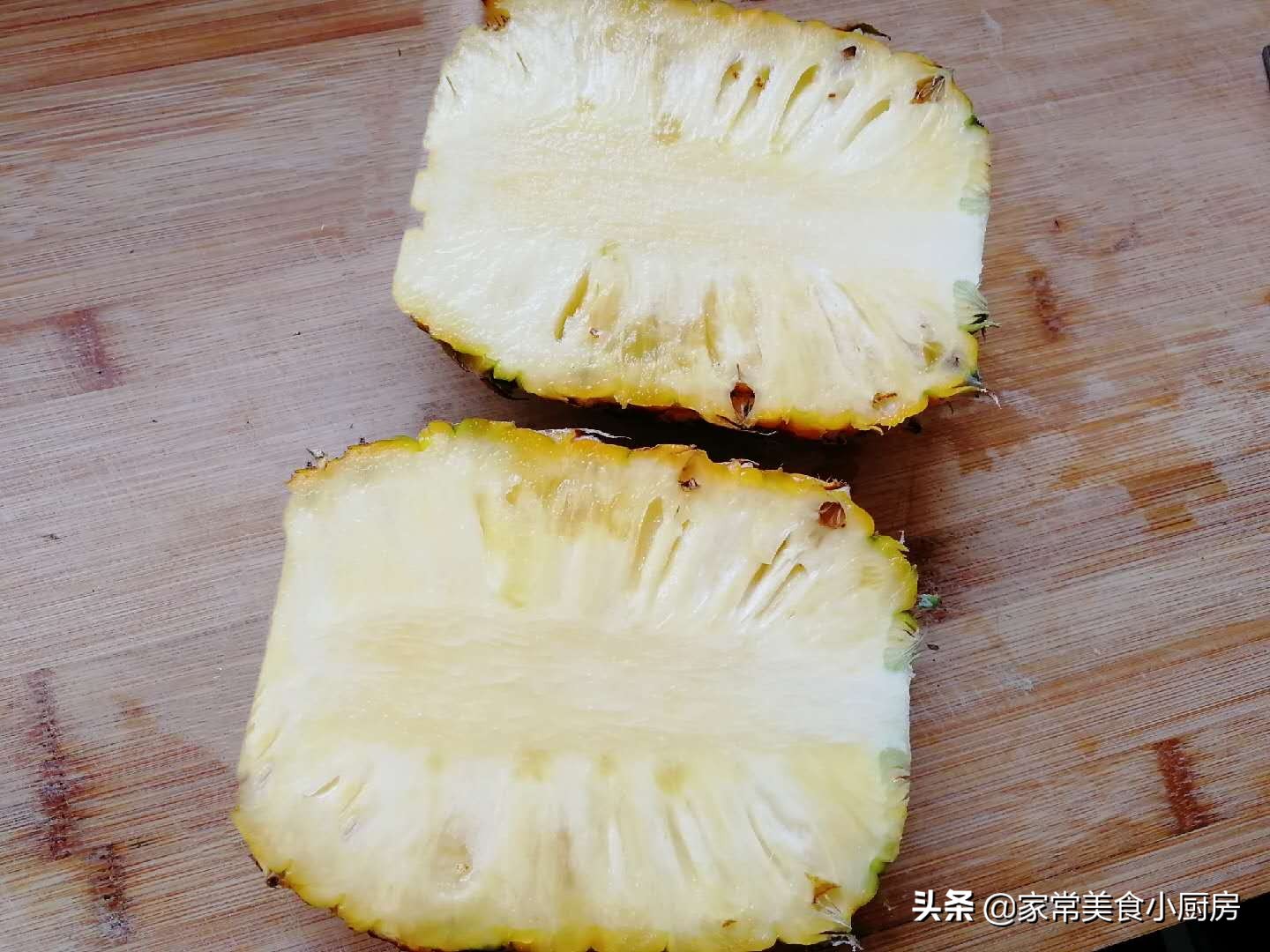 菠萝好吃不会削？简单一招处理菠萝，不用削皮不用挖眼，香甜可口