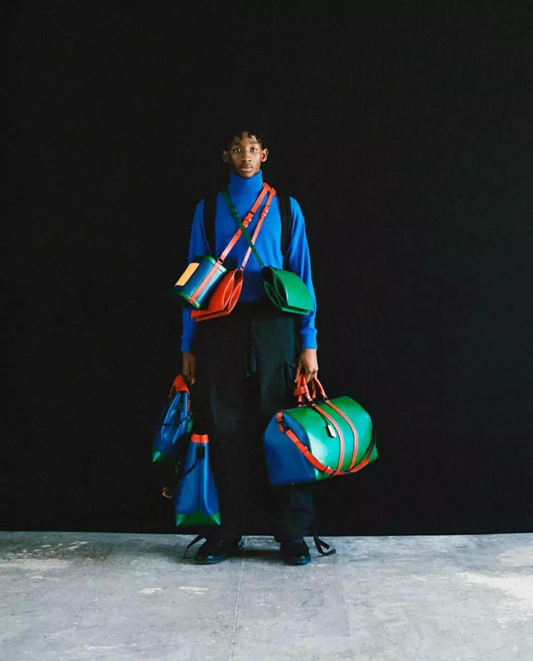 lv出了什么新款吗,lv蝙蝠侠衣服