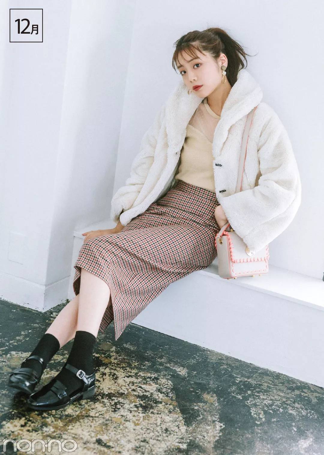 gucci蓝白穿搭 (日系穿搭gu春季服饰购物分享)