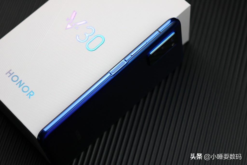 年轻人首选高性价比5g,年轻人值得买的手机中高端