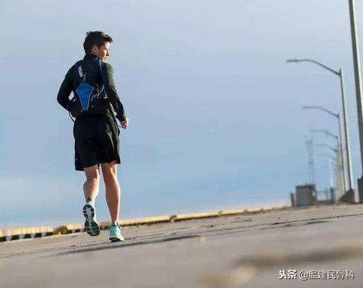 简单学跳广场舞健康养生小知识,跳广场舞怎么跳才能不伤膝盖