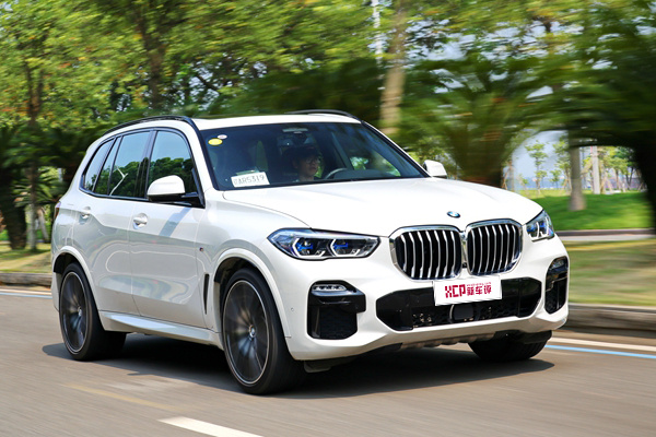 宝马x5深度评测进口f15,宝马x5m黑武士2021款内饰