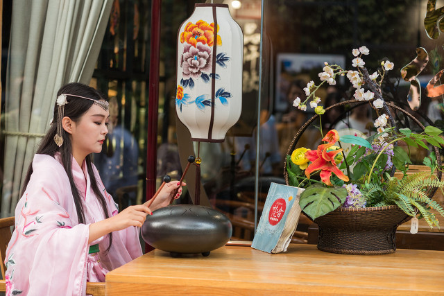 梨花似雪，伊人如梦