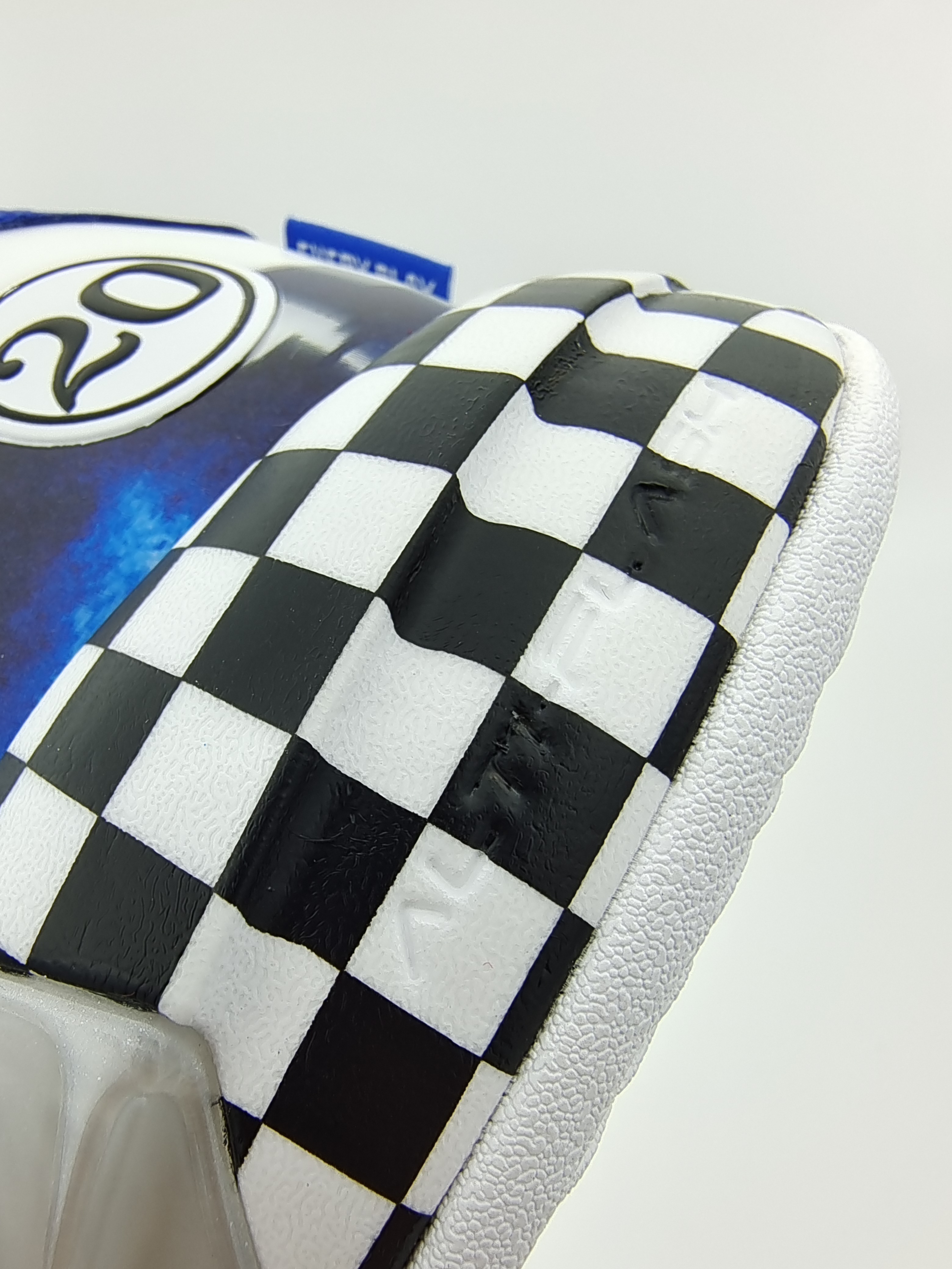 海沃德2有黑金配色吗,安踏海沃德2照片