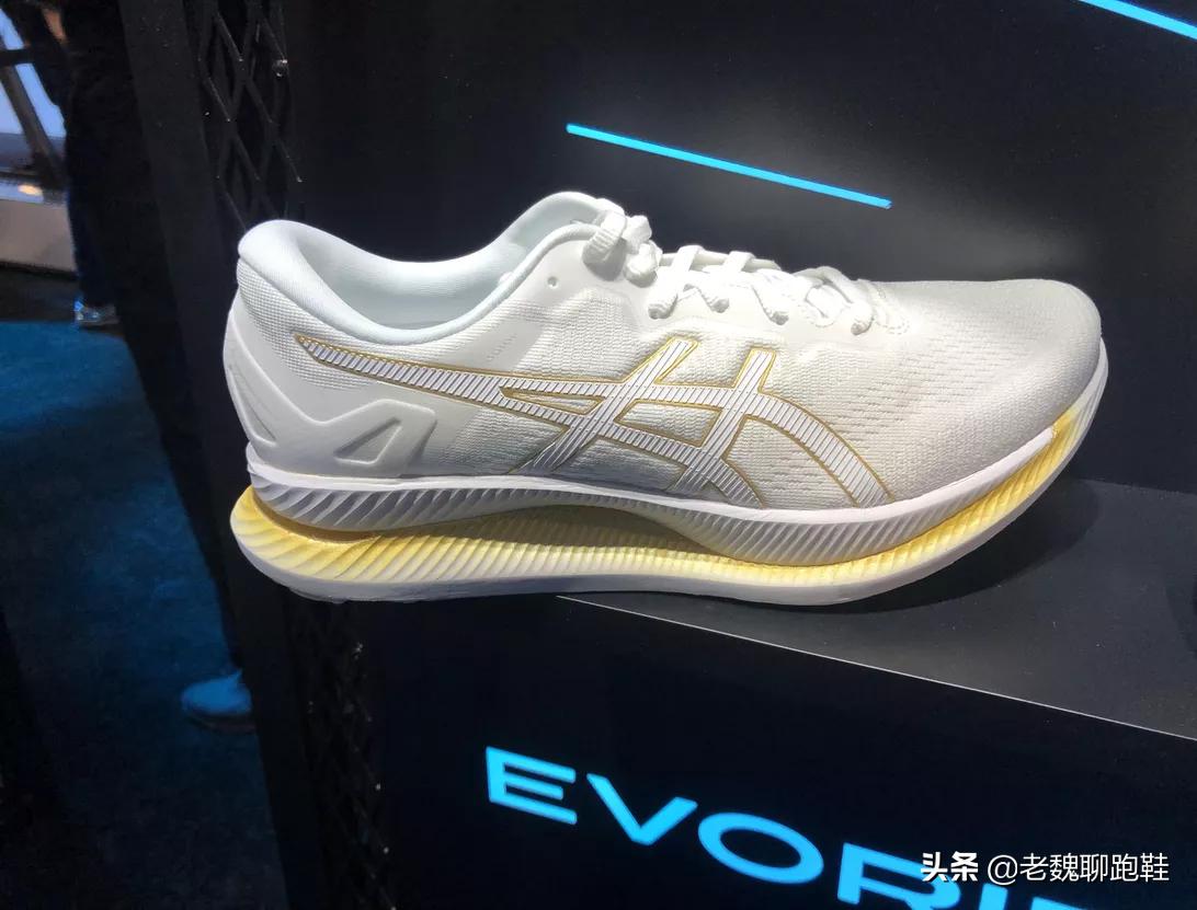 亚瑟士的两种选择,亚瑟士跑鞋怎么选号码