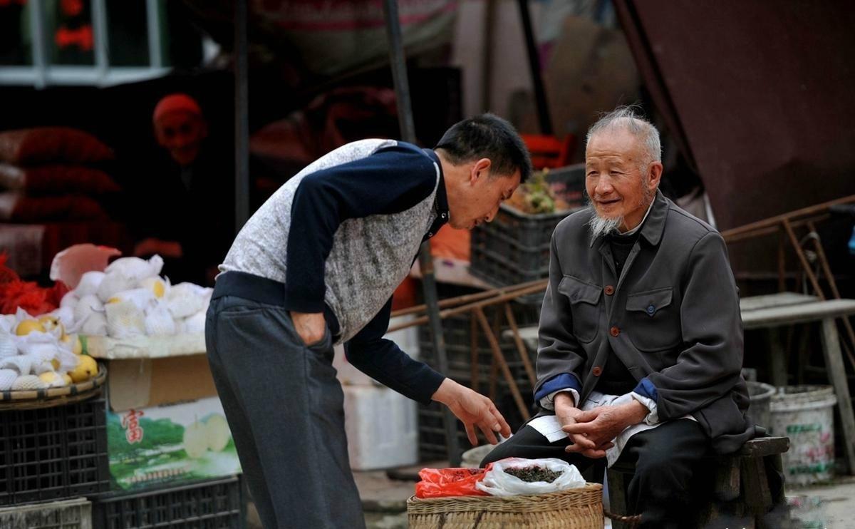 手指头上的斗和簸箕农村里的说法,老人为什么喜欢看垃圾桶