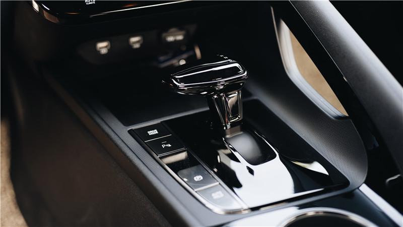 2020现代第七代伊兰特白色,小米社区新品季