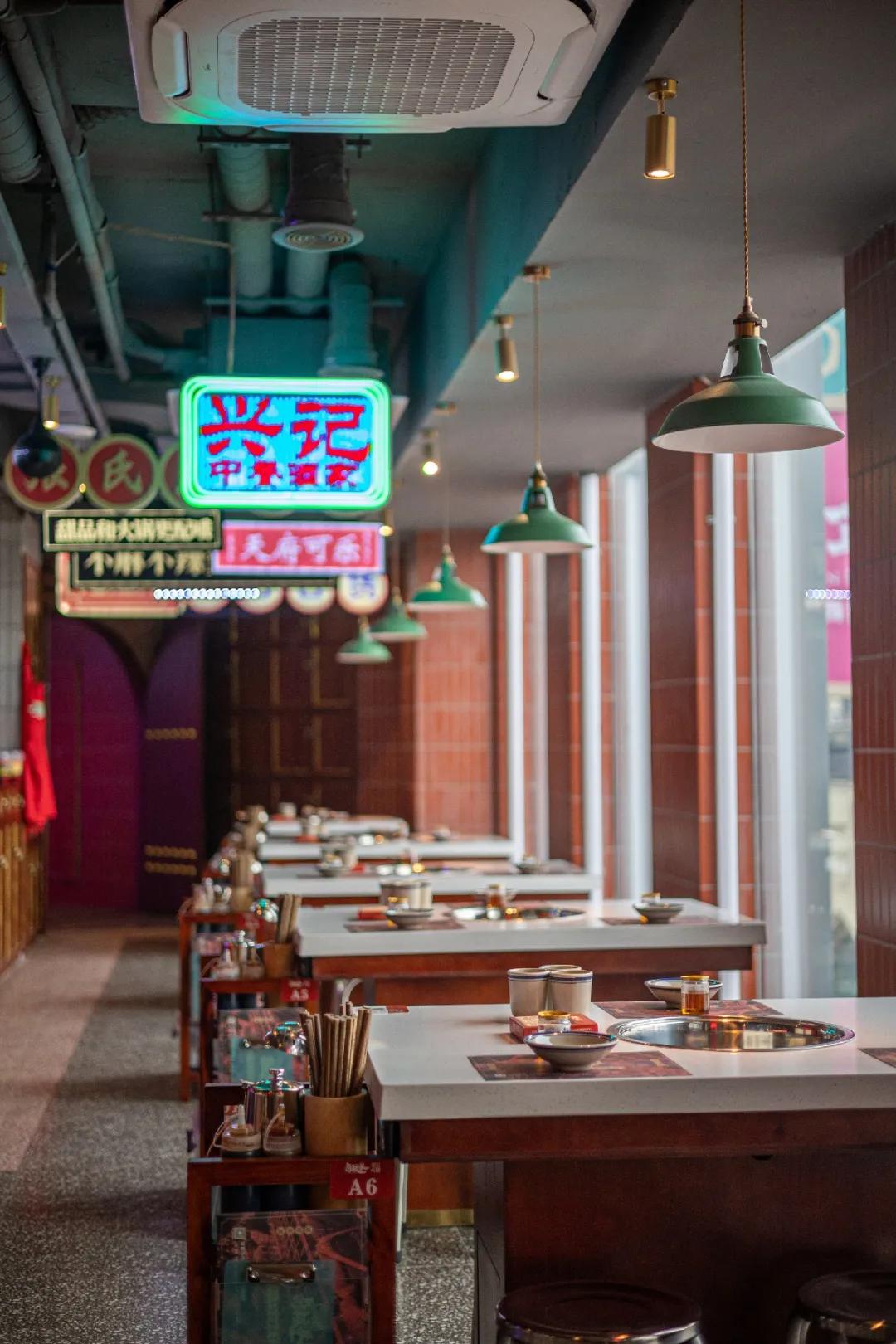 等位2000桌的“卤校长”杀进人广！女生来，免费吃