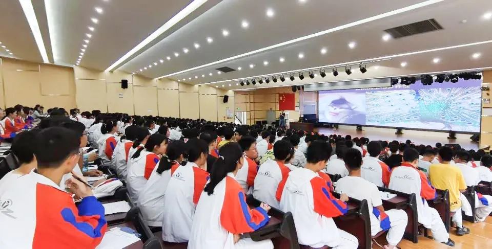 昆三中经开区学校升学率,昆明经开区昆三中校区