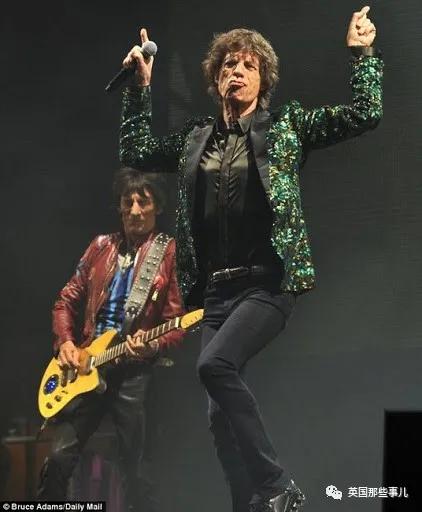 蕾哈娜时隔7年重回舞台,美妆博主蕾哈娜副业