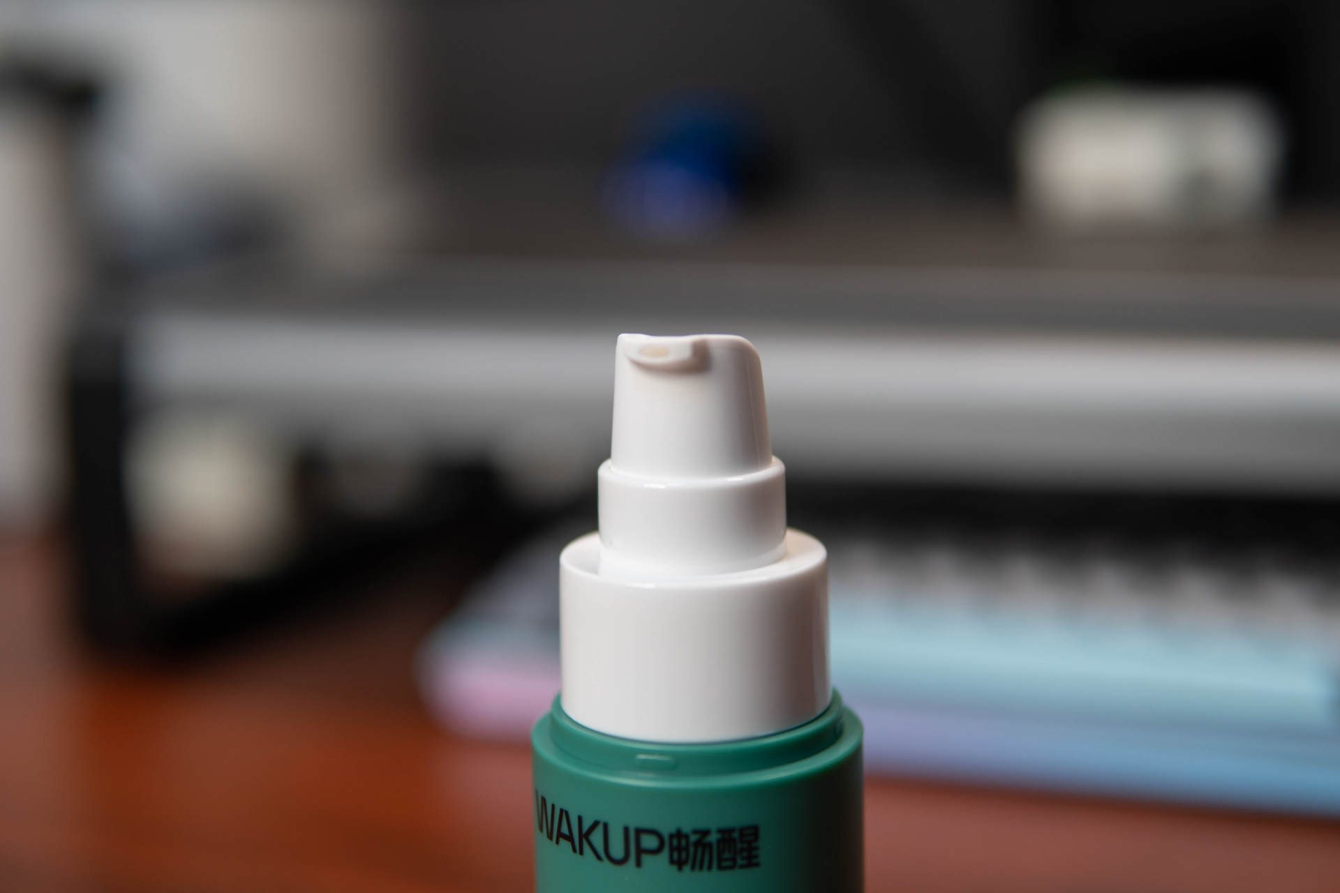 打工男孩的精致日常:一瓶十效,简单高效的畅醒多效焕颜醒肤露