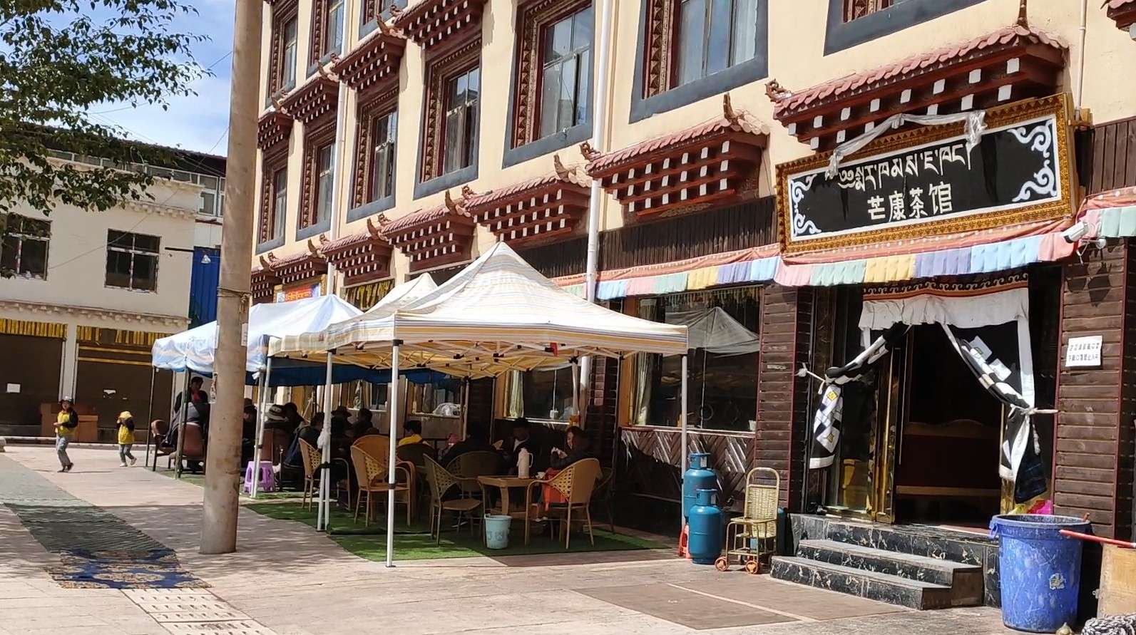 西藏的年轻人去外面打工吗,年轻人去西藏做什么工作