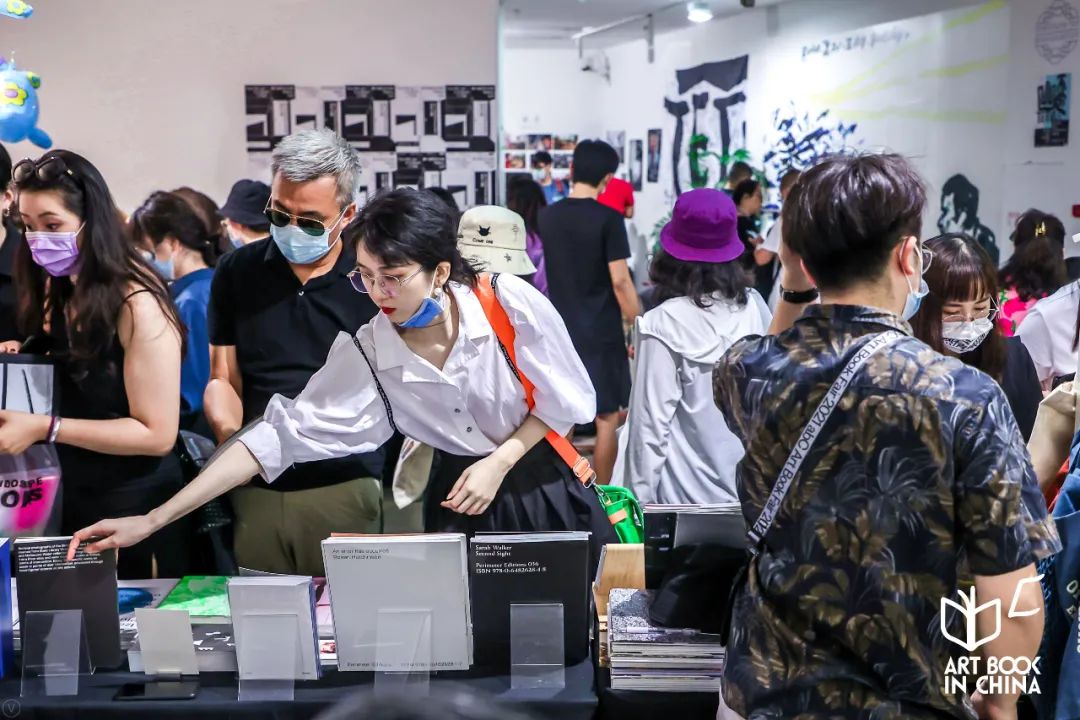 在成都看了一场浪漫的美术展,去古代邂逅一场书展