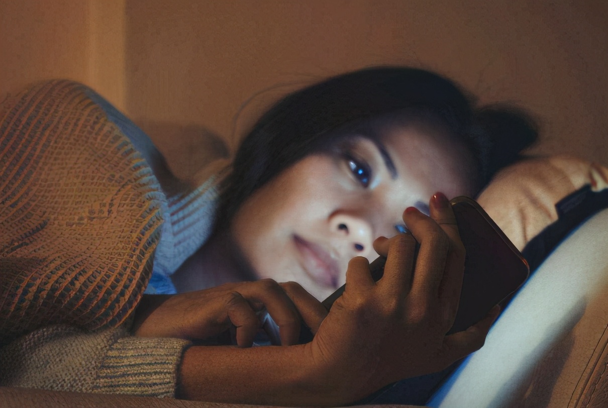 毛孔粗大还干燥，5个源头问题需解决，让毛孔细腻又嫩滑