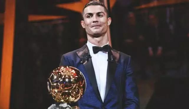 c罗18岁年轻身体与现在对比照片,c罗训练结束社媒晒照秀肌肉