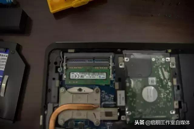笔记本自己加装固态内存条教程,老笔记本更换内存条和固态硬盘后