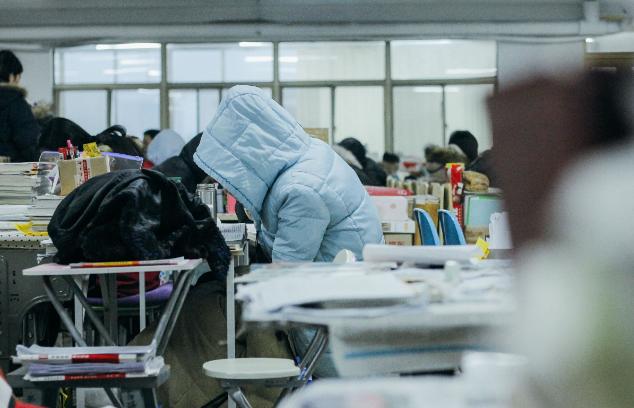 监考老师顺走学生,监考老师顺走学生ipad