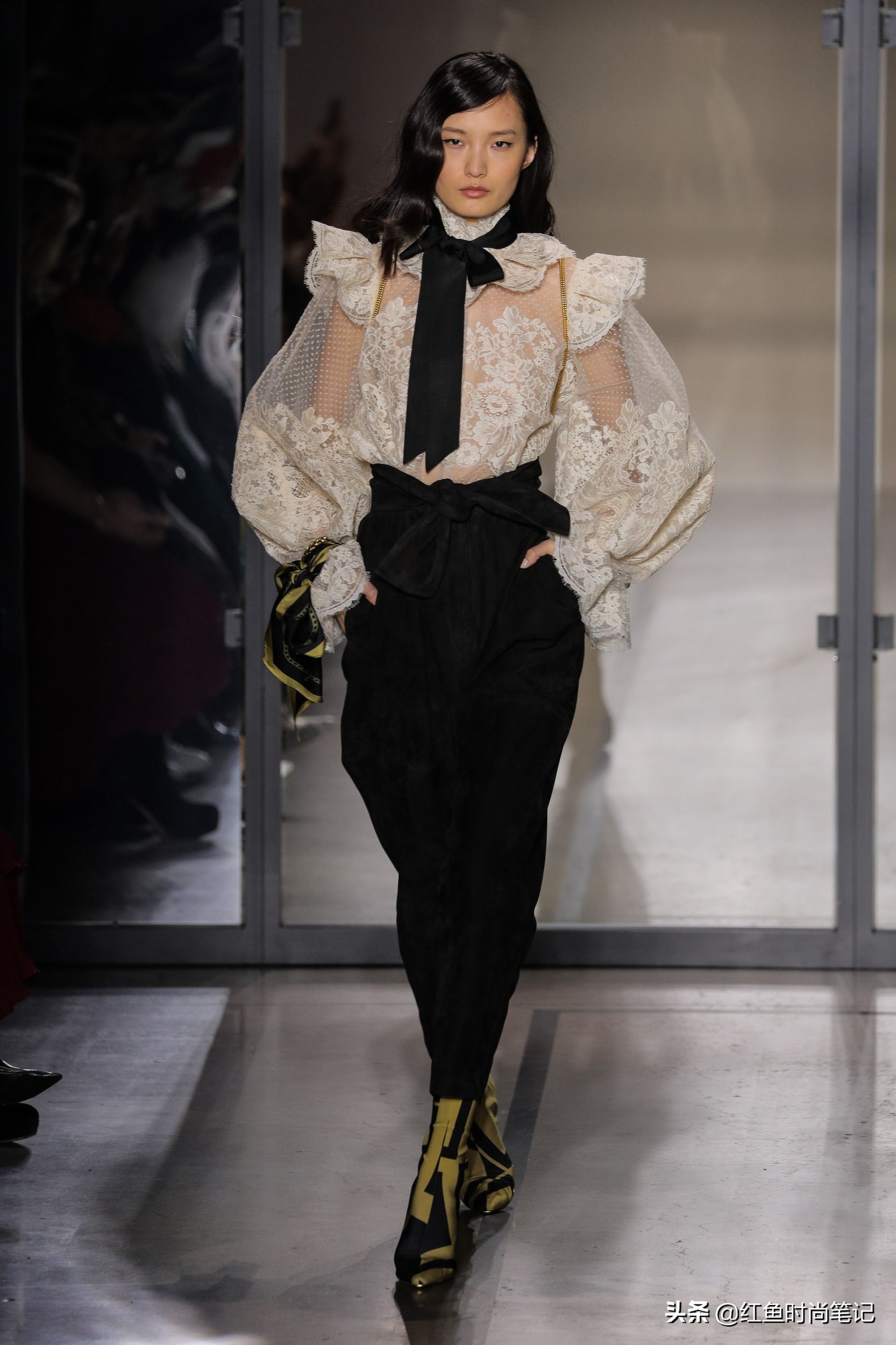 梨形腰细胯宽腿粗穿衣搭配,腰细腿粗穿衣搭配显瘦