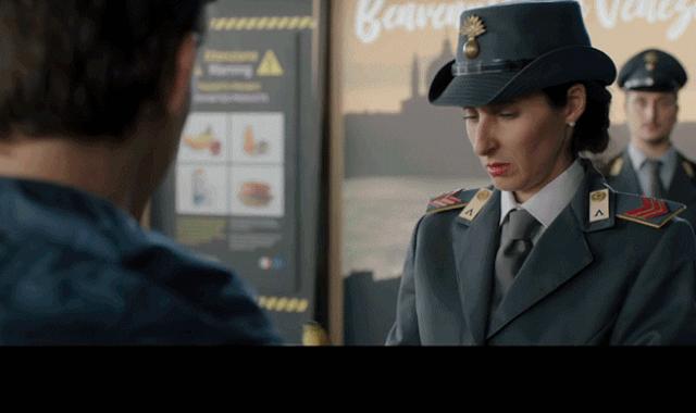 彭于晏带违规水果过海关被罚,彭于晏和荷兰弟