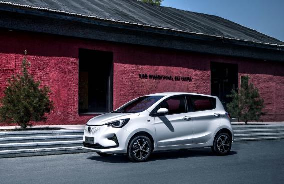 年轻人购车避雷法则,揭底奔奔E-Star到底值不值得买?