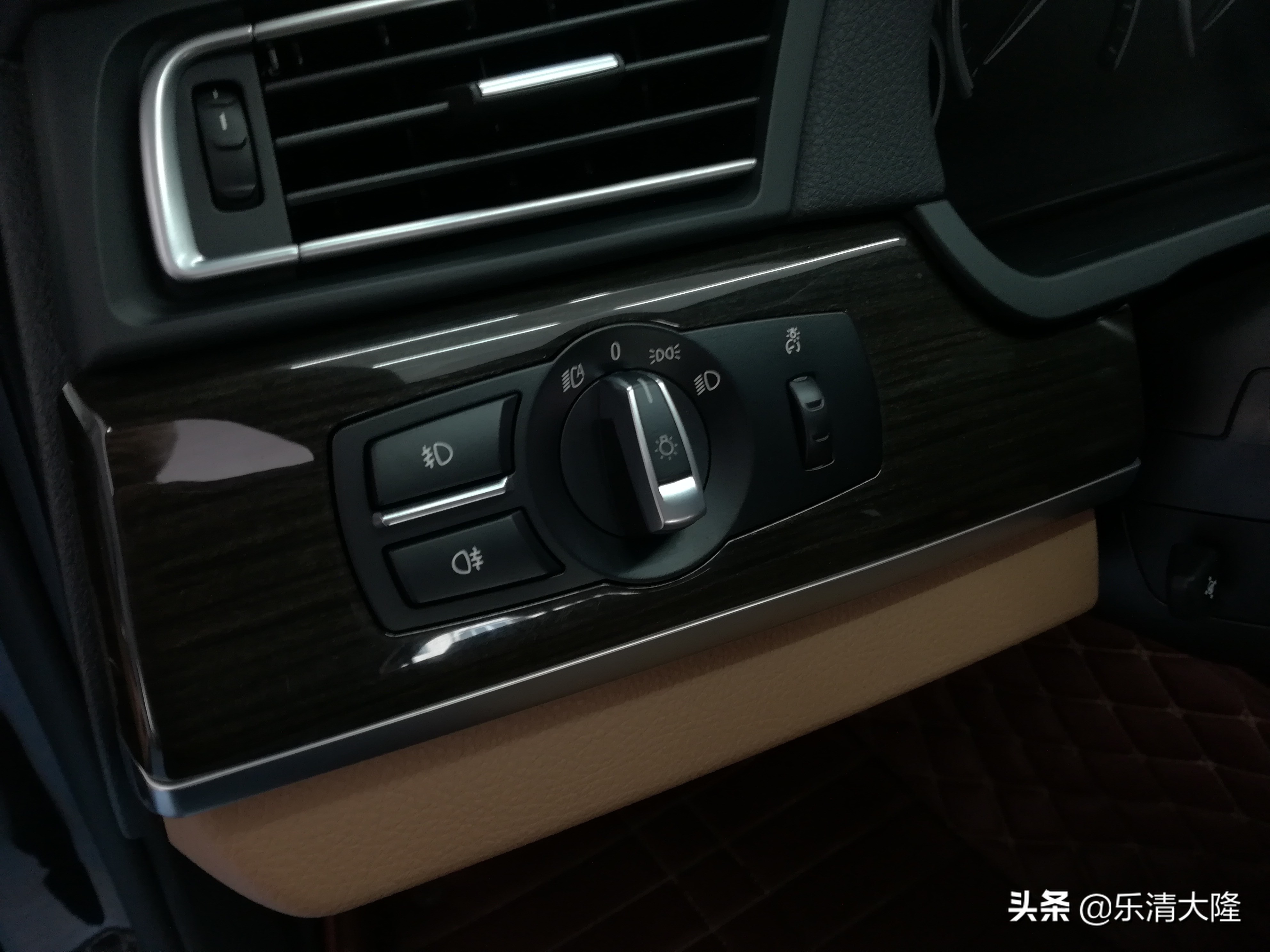 广州宝马7系内饰清洗,宝马7系发动机舱清洗