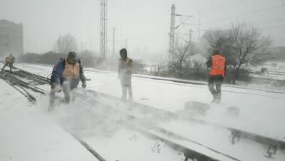 雪灾为什么会影响电网,2008年雪灾对铁路的影响