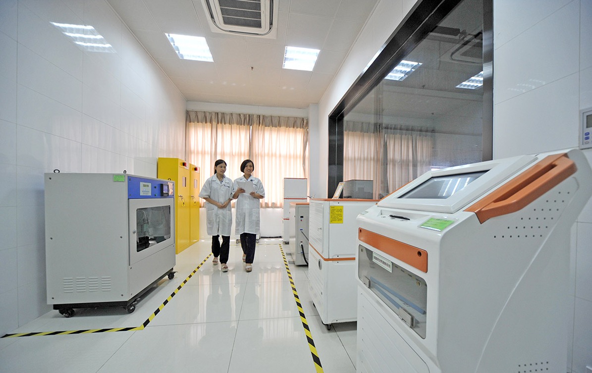 一手抓疫情防控一手抓经济发展,一手抓疫情防控一手抓生产经营