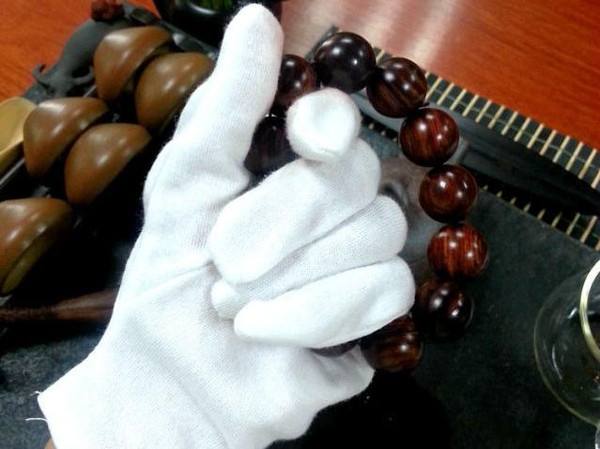 为啥有人喜欢盘手串,为什么有的人喜欢盘檀香手串