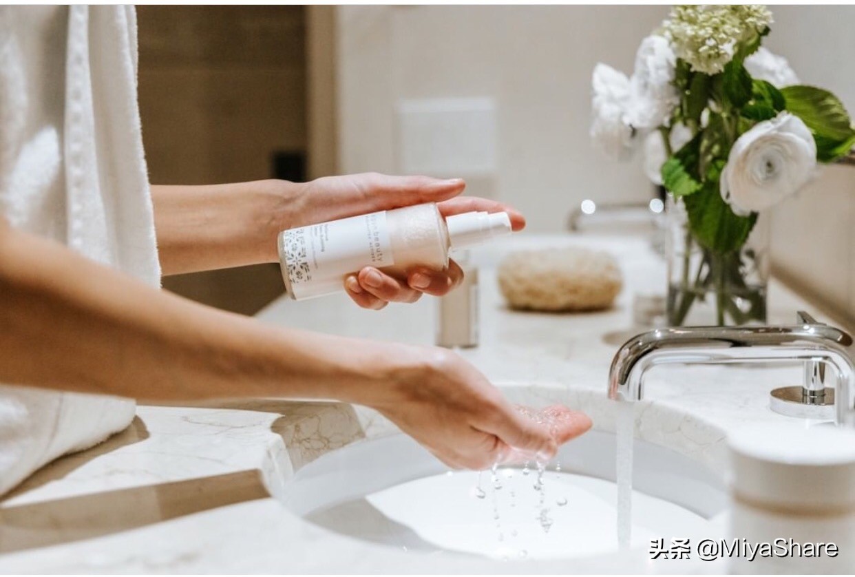 皮肤很敏感用什么水,皮肤老是敏感怎么办