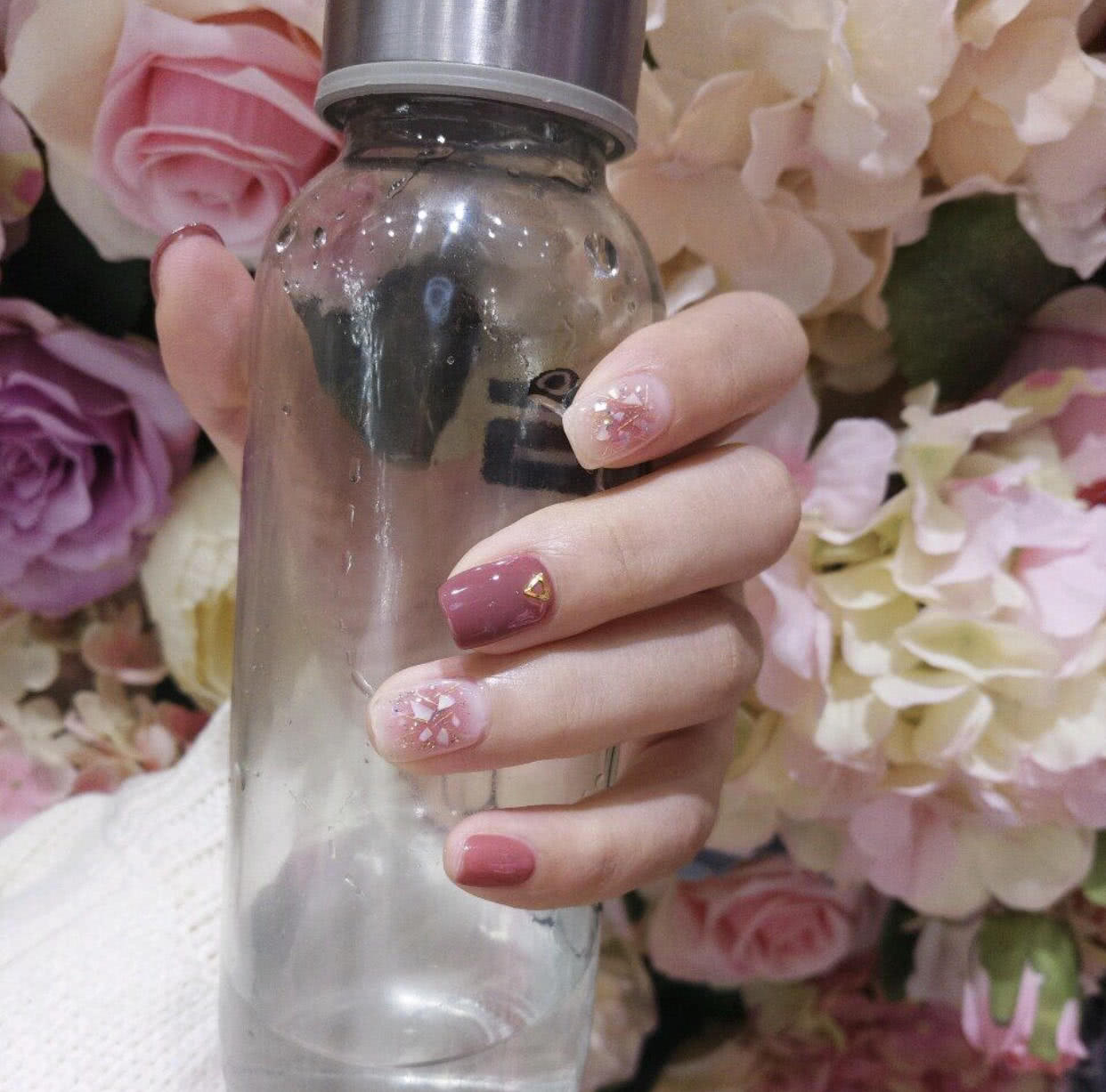 美甲款式推荐晕染美甲,渐变晕染金箔贝壳珍珠美甲黑白