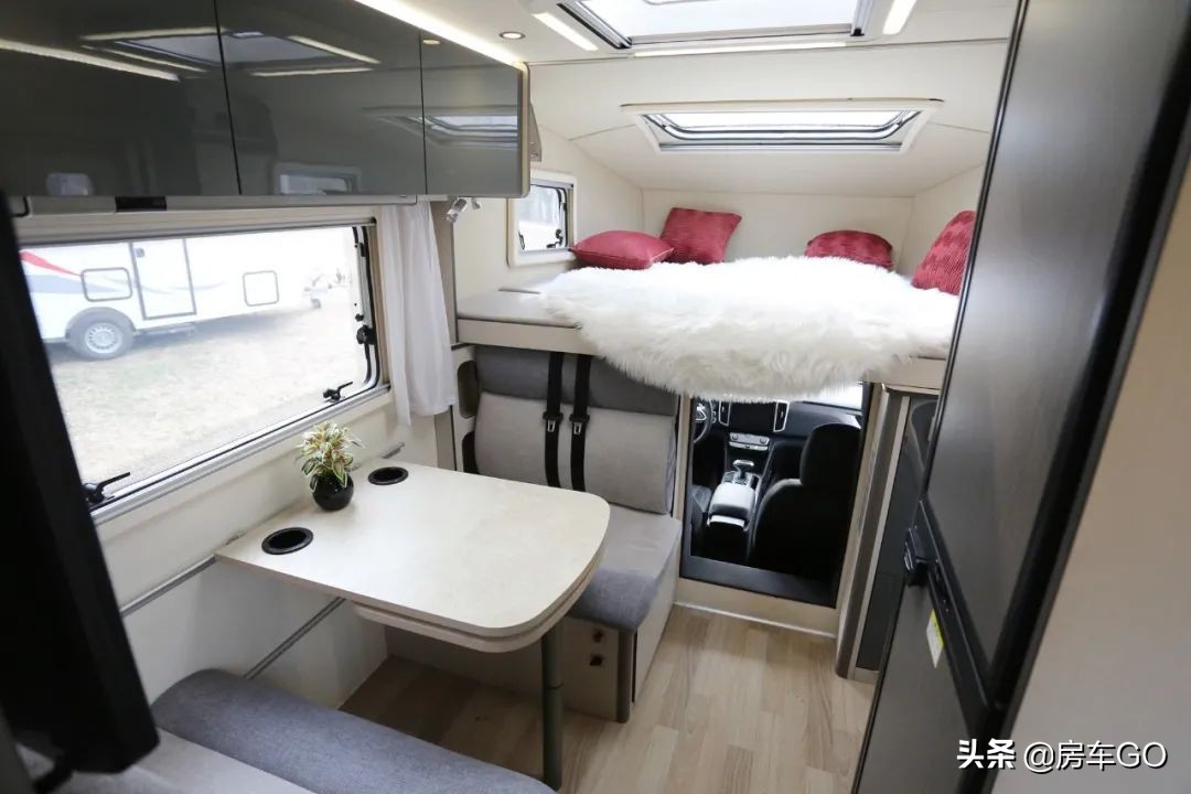 2.0t自动挡四驱越野房车13万左右,2.0t发动机8at轻卡房车