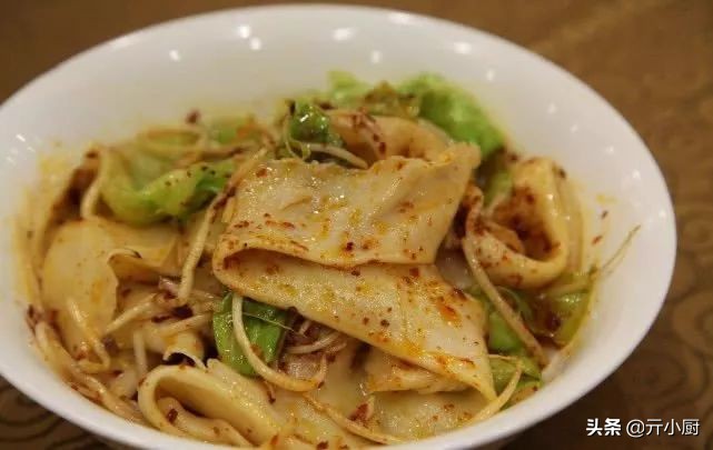 怎么做油泼面又好吃又简单,怎么做出来的油泼面好吃