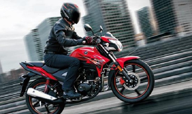 入门级运动街车，配色靓丽、数字仪表、12升油箱，8980元