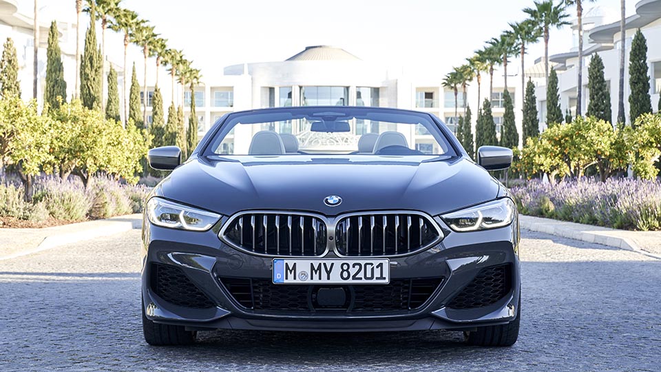 试驾宝马8系四门轿跑黑武士,新款宝马8系四门轿跑试驾