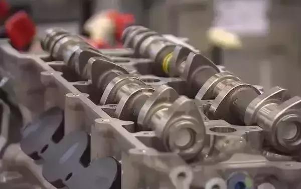 挖机发动机为什么不用国产的,挖机发动机动力不足的故障原因