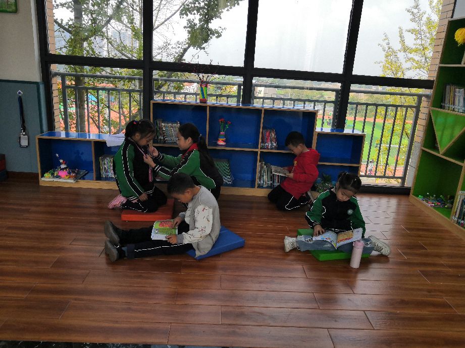 城东小学校歌乐器,城东小学文艺表演青春节拍