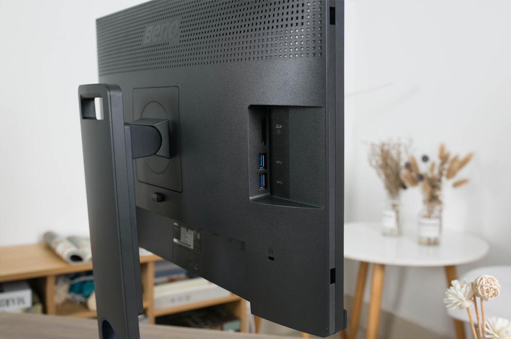 明基sw240的10bit是原生的吗,明基sw240显示器偏绿