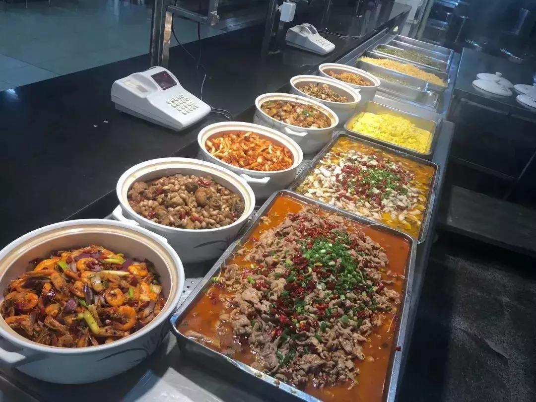 广东科贸职业学院一分钟了解,广东科贸职业学院清远校区校运会