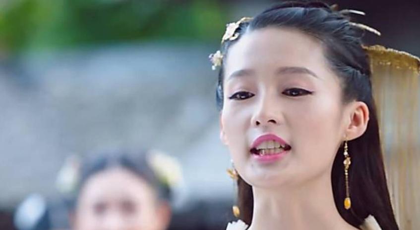 赵薇牙齿做了烤瓷牙吗,吴宣仪牙齿烤瓷牙