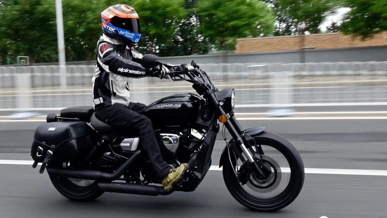 龙嘉v霸250与gv300对比,无极300ac与龙嘉v途250