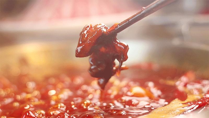 等位2000桌的“卤校长”杀进人广！女生来，免费吃