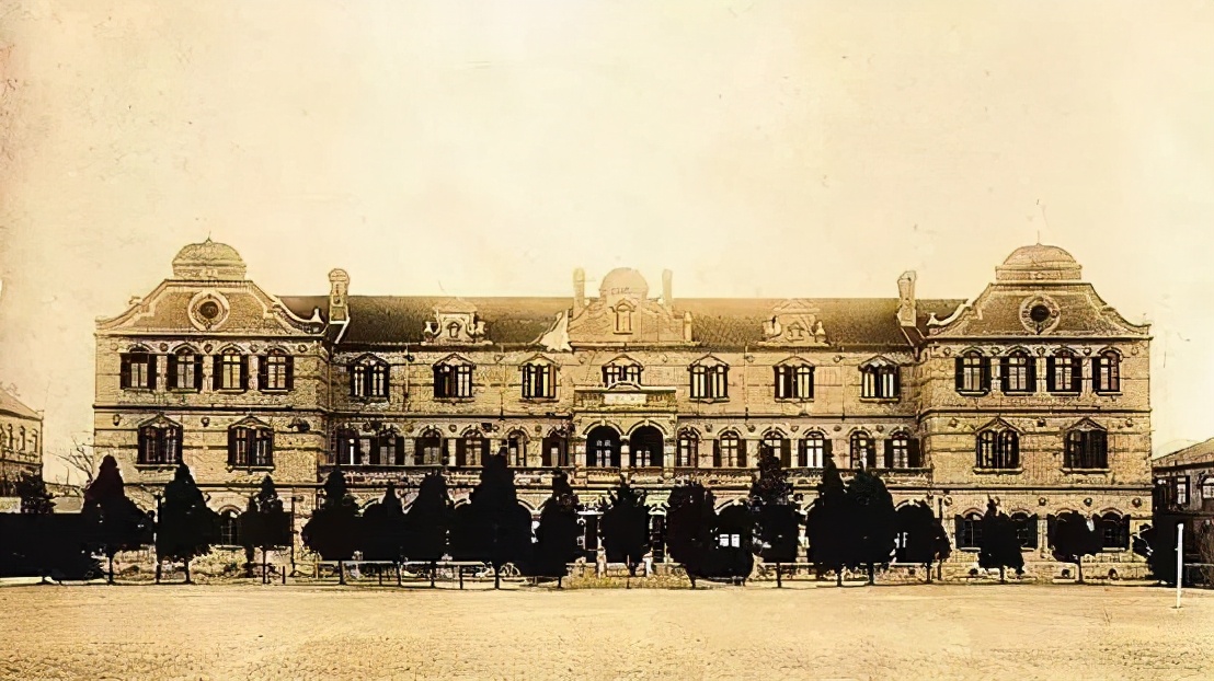 为什么说上海交通大学徐汇校区是全国唯一跨越三个世纪的大学校园