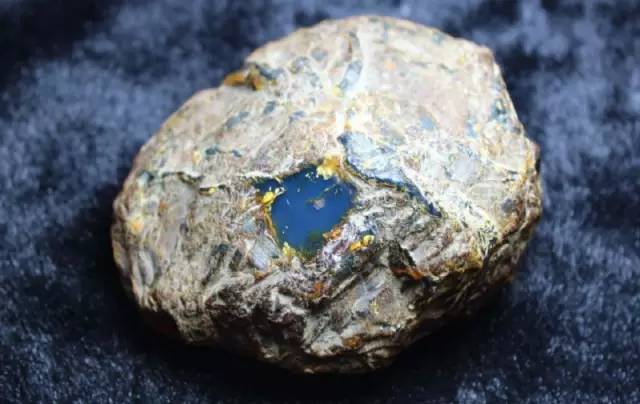 意大利琥珀蜜蜡产地,琥珀蜜蜡产地有哪些